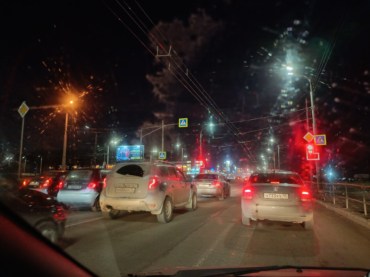 Так и катаемся по пробкам