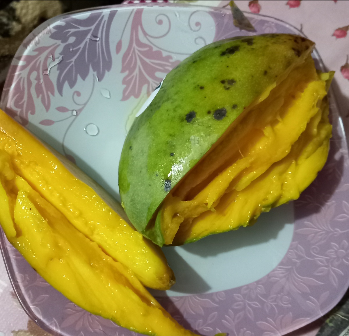 Сначала я его начала резать,увидела, что оно хорошее