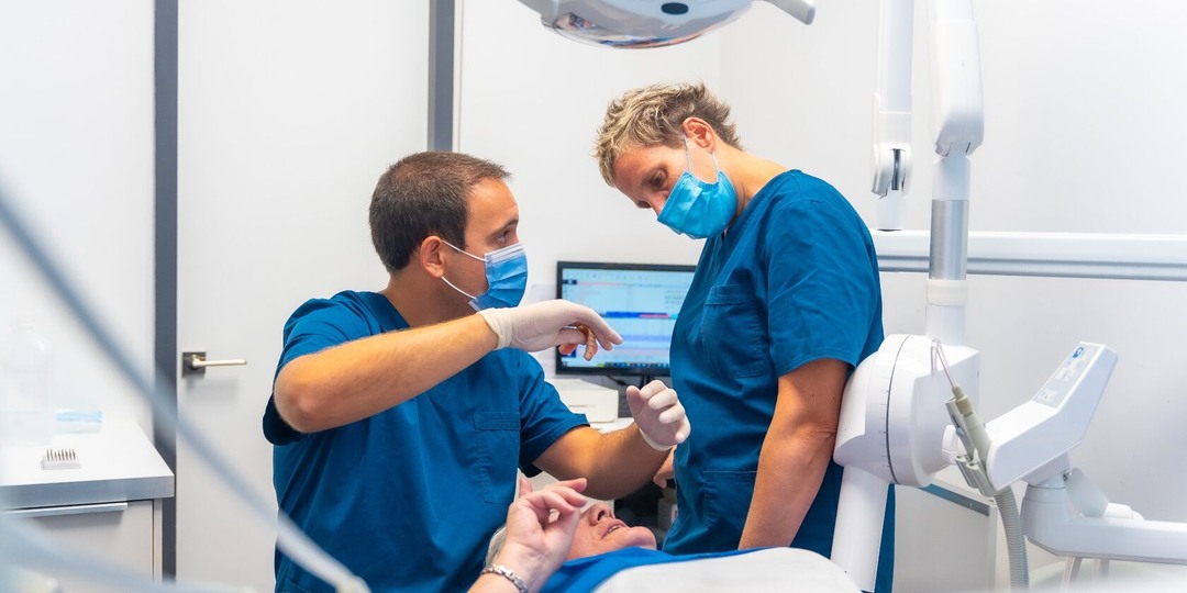 Как проходит удаление зуба: этапы, ощущения, восстановление