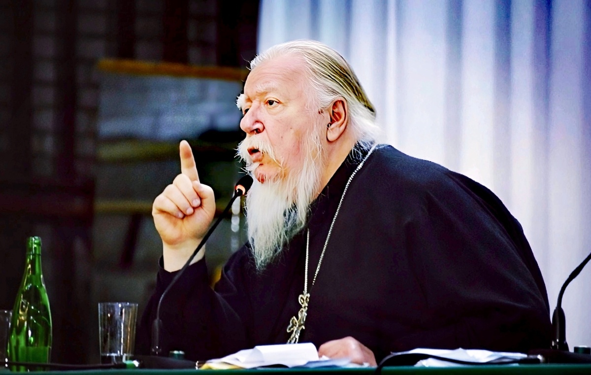 Димитрий Смирнов (07.03.1951 — 21.10.2020 гг.) — протоиерей, церковный и общественный деятель.