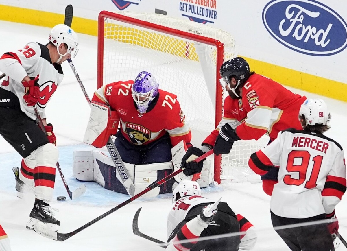     Американцы о «сухаре» Бобровского в игре с «Дэвилз»: этого вратаря не просто так называют «кирпичной стеной»