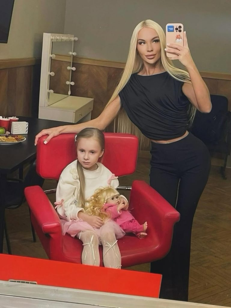 Листайте вправо, чтобы увидеть больше изображений