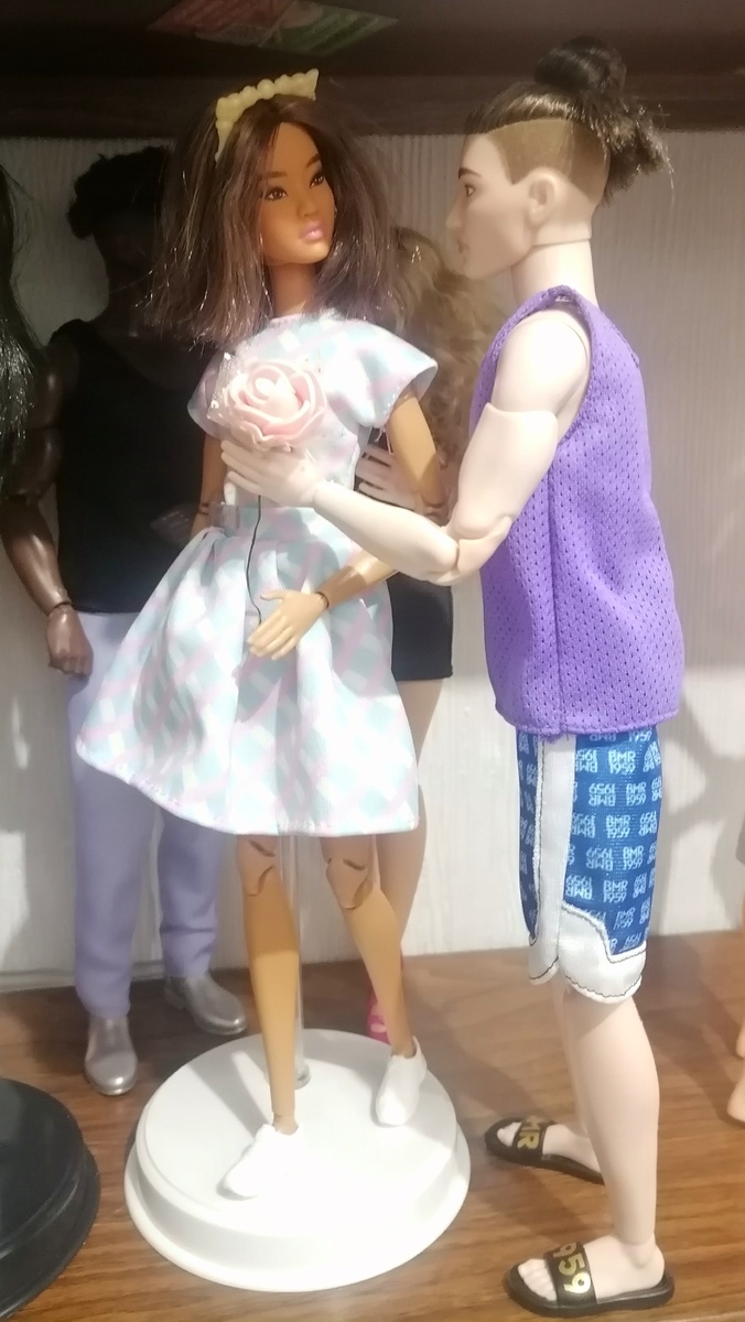 "Девушка, позвольте Вас проводить, куда бы Вы не направлялись" 