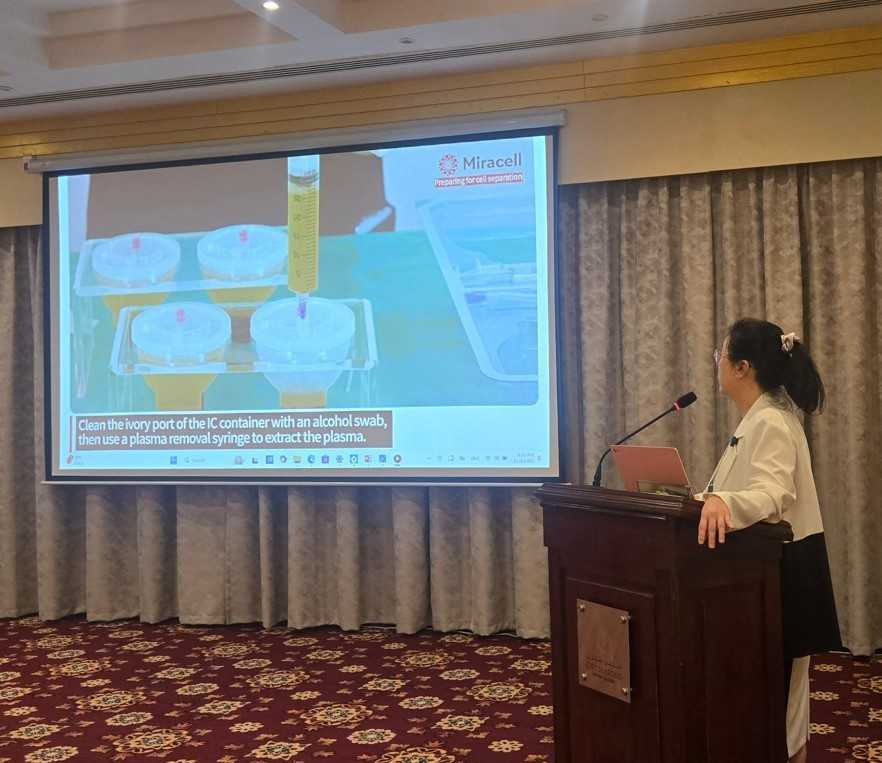 Профессор Ким Тхэ Хи из Больницы Университета Сунчонхян в Бучоне выступает на 5-й Международной конференции по гинекологии и акушерству, которая прошла 3–4 ноября в Дубае, ОАЭ (Miracell)