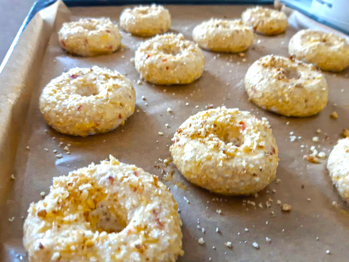 Подсластила вяленым кизилом