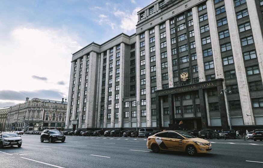    «Чтобы люди видели, кто предлагает дельное, а кто – делает жизнь народа "веселее"»: Делягин об инициативах политиков