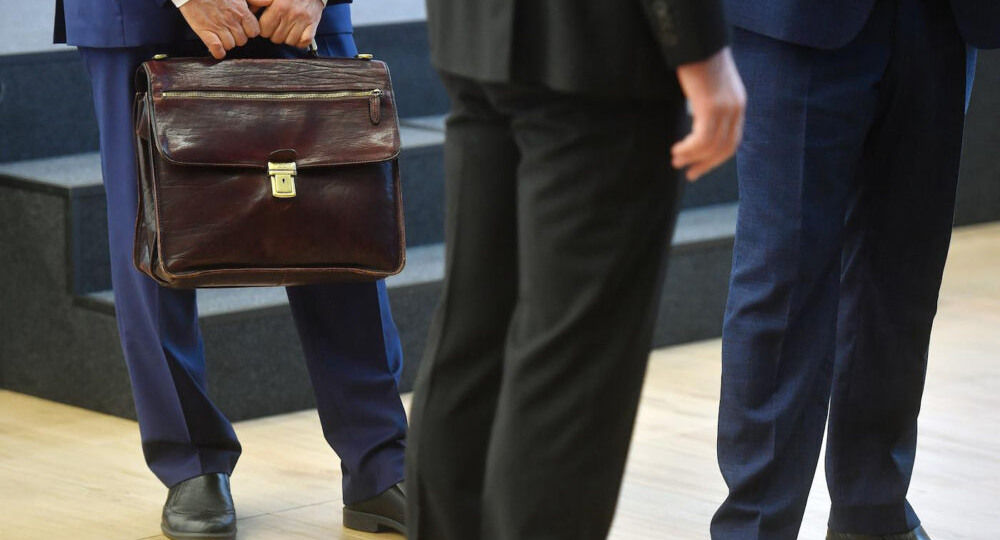 «Меньше миллиарда никто не украл»: депутат объяснил идею узаконить воровство