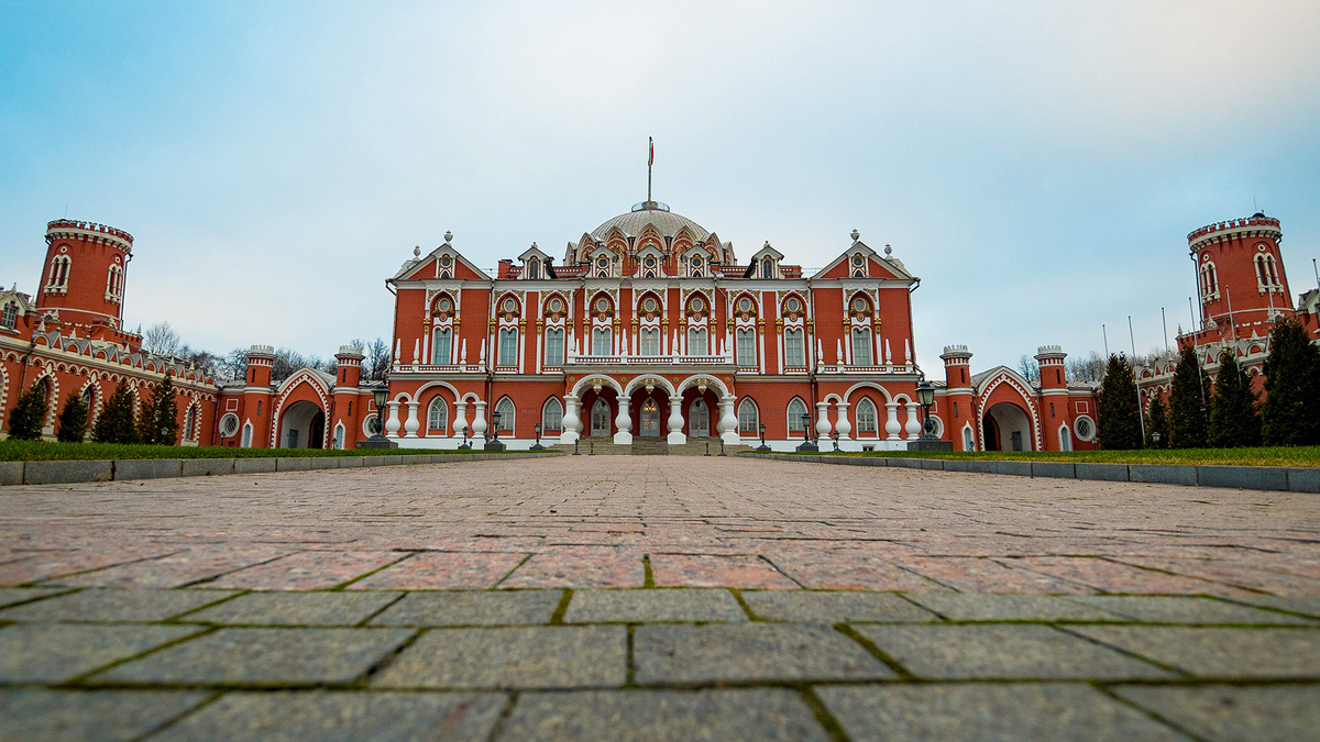 Петровский путевой дворец. (С) Павел Кузьмичев