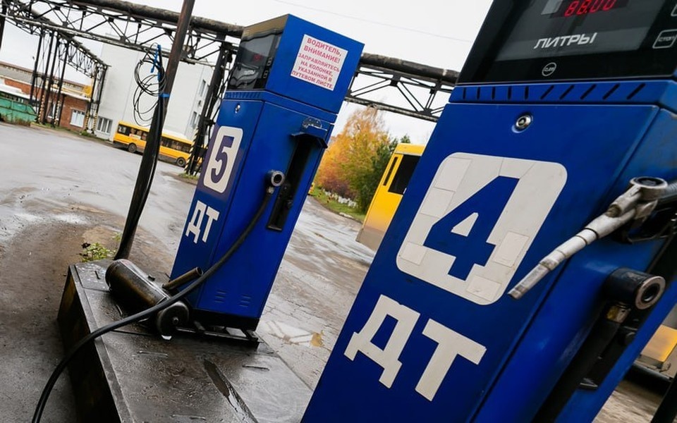    Установили знаки возле АЗС Амир Закиров