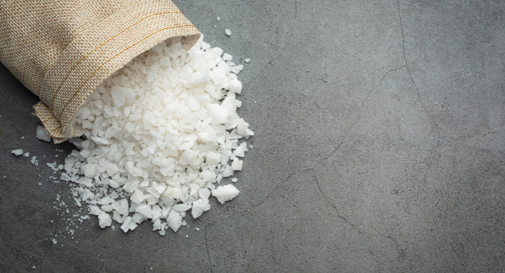 Ритуал с солью у восточных шаманов: очищение дома и души от беды