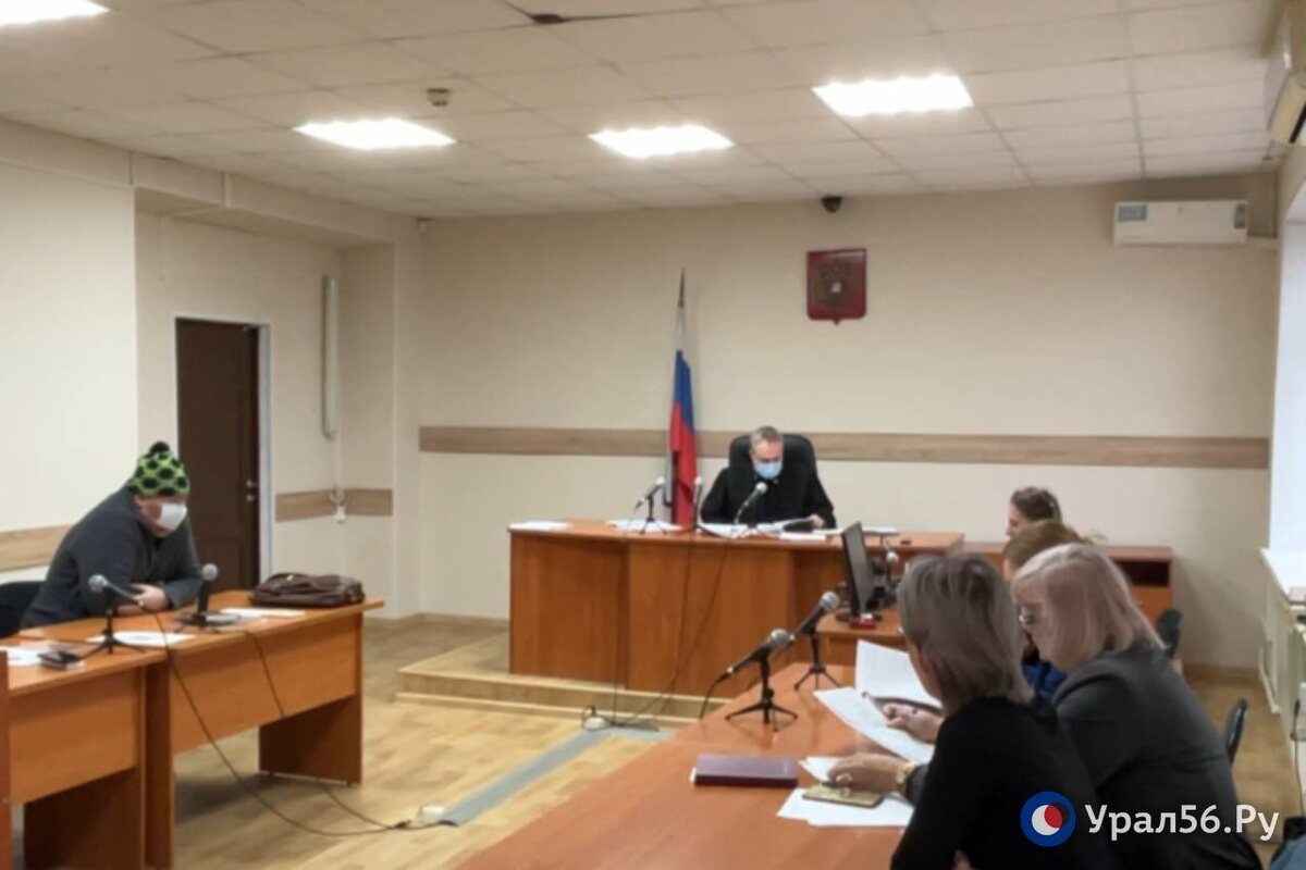    «Люб, беги» и вырванный клок волос: Предварительное слушание по делу об избиении 12-летней девочки в Орске прошло... громко