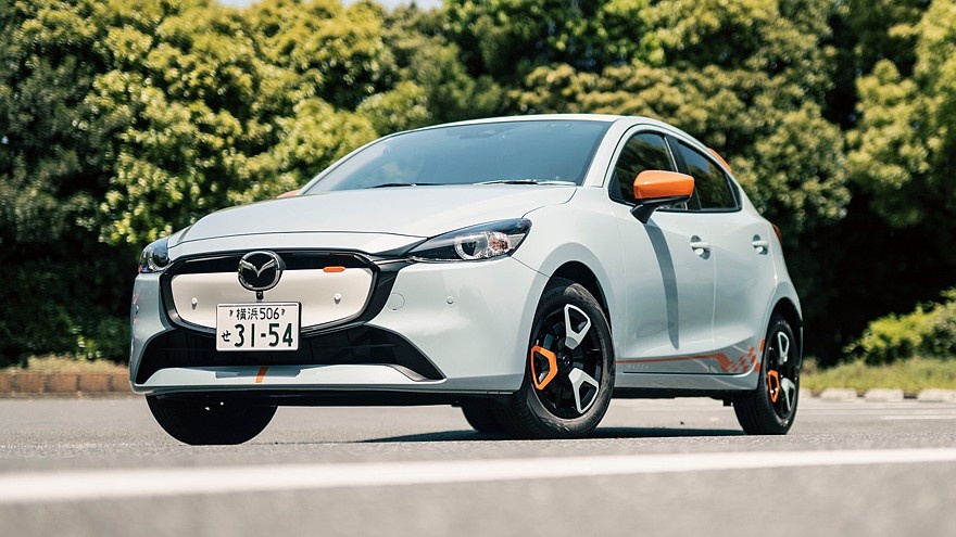    На фото: Mazda2 15 BD i Selection (версия для японского рынка)