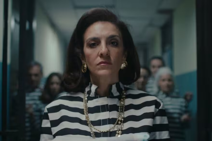 кадр из сериала "Йия".