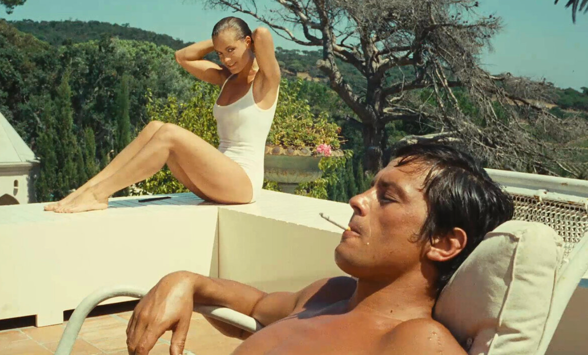 Кадр из фильма «Бассейн»