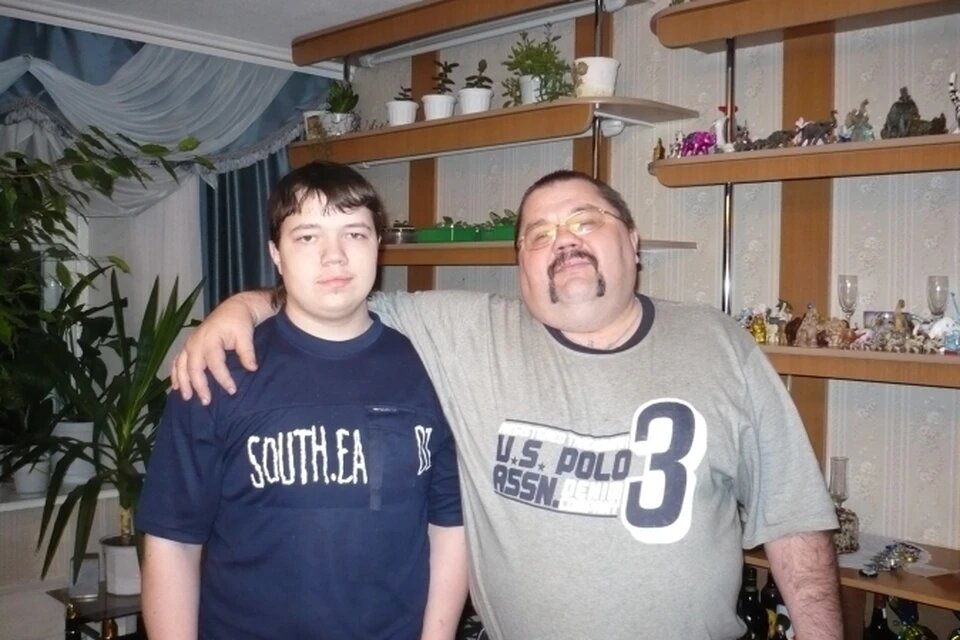 Сергей с сыном. Фото: архив семьи
