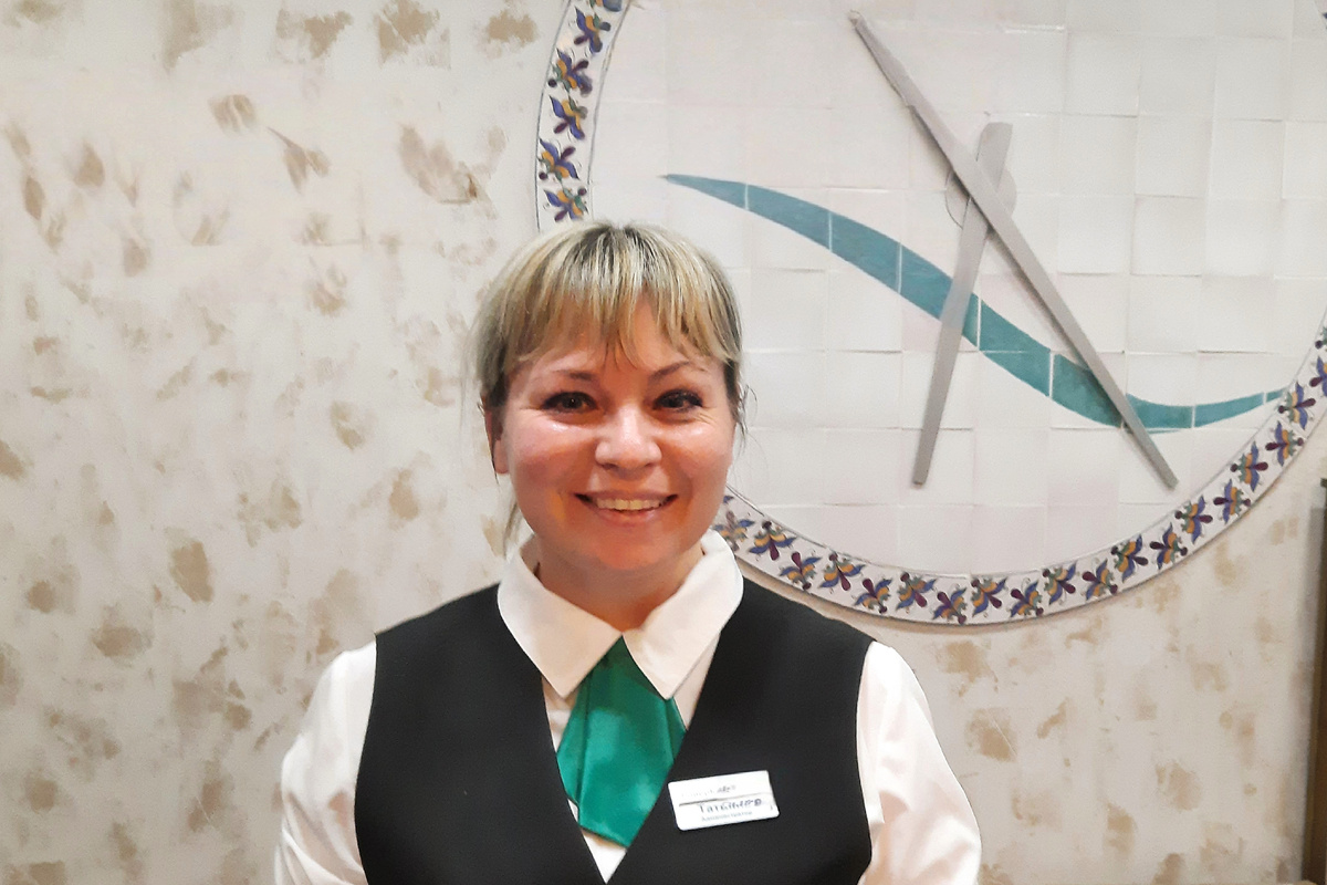 Я на ресепшен в первый месяц работы. Все фото в статье автора.