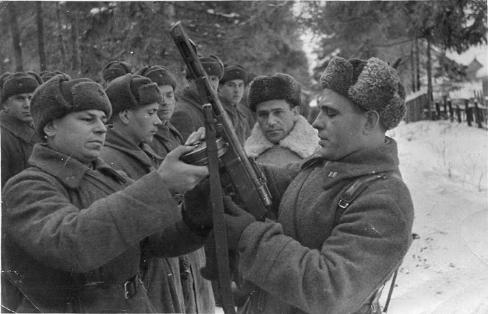 Что сделали с советским солдатом, который отказался брать в руки оружие