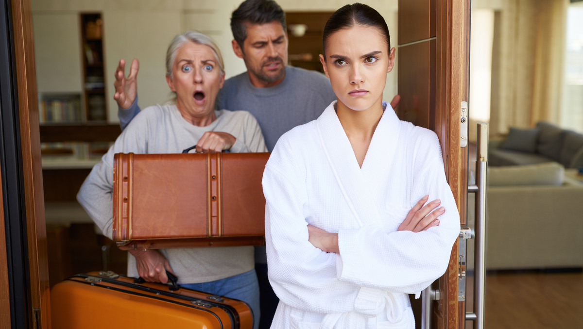 — Свекровь встала в дверях «Я буду жить у вас».— «У нас — нет. У себя — сколько угодно», — сказала я.