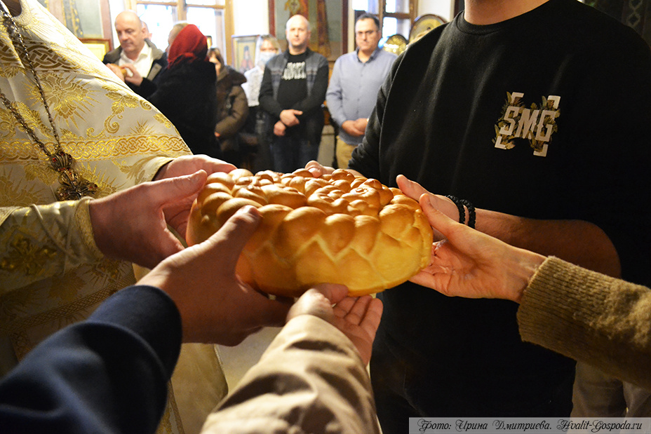 Кресная Слава на Сербском Подворье в Москве в день празднования Собора Архистратига Михаила и всех небесных сил бесплотных.