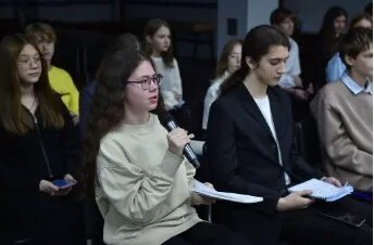    Домжуровцы на пресс-конференции в "Парламентской газете" Admin