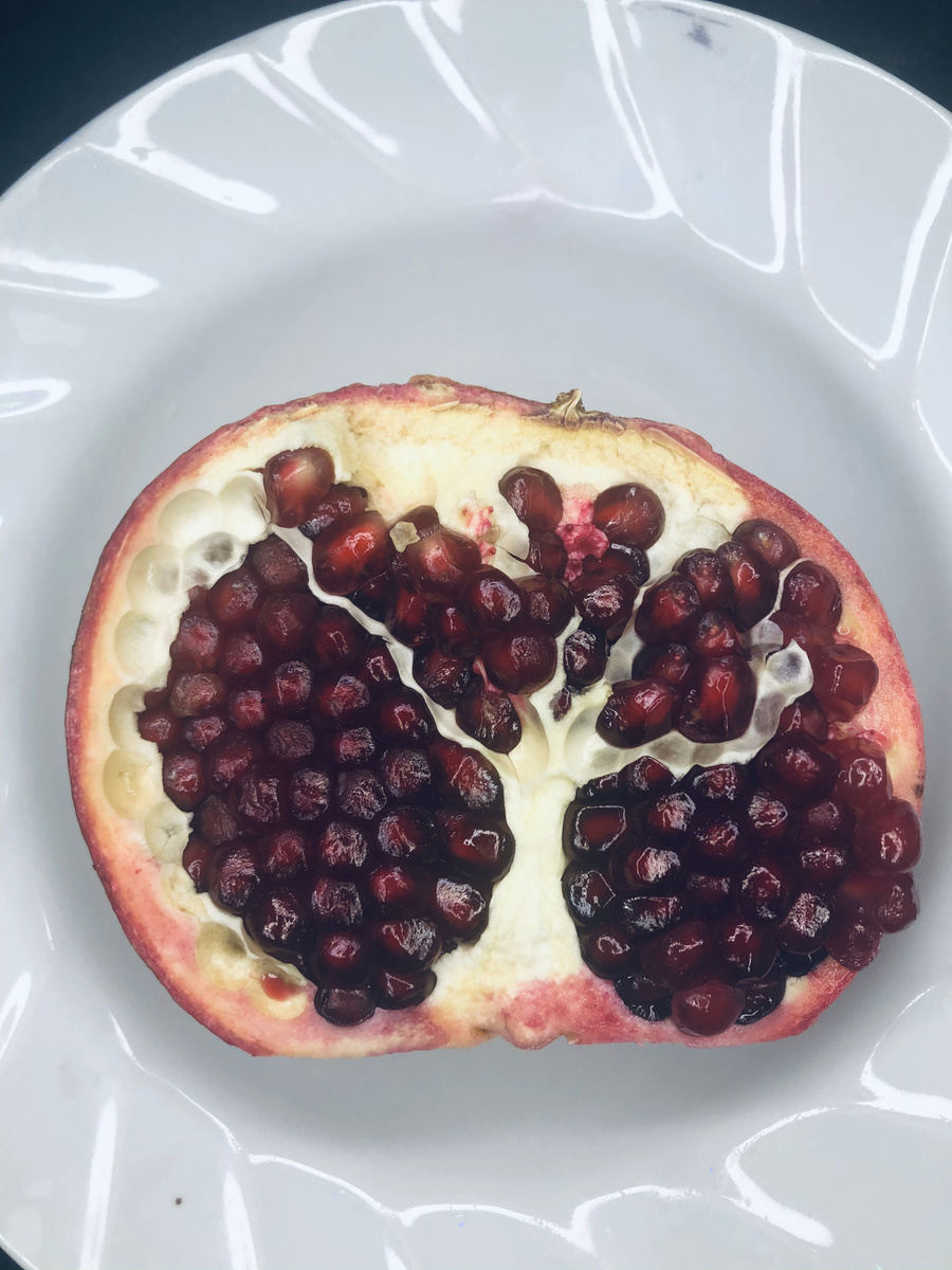 Фото граната ставшее картиной