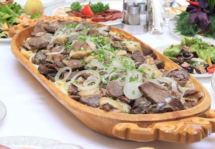 Бешбармак: не только мясо. Искусство идеального теста и бульона