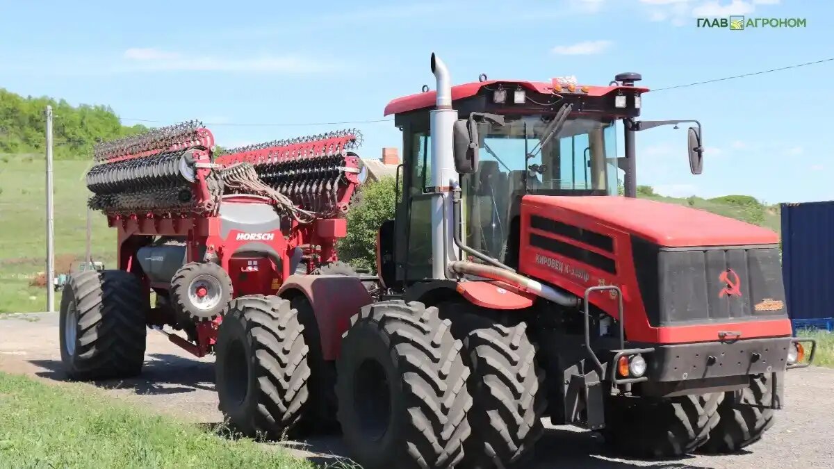 Фото:© Владимир Исаенко / Glavagronom.ru
Кировец К-525 Пр и сеялка HORSCH в хозяйстве Владимира Плотова