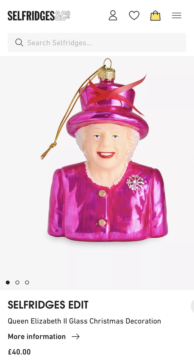 Ёлочная игрушка королева Елизавета II. Скриншот из онлайн-магазина Селфриджис. 