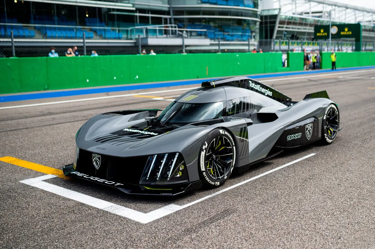 Peugeot 9X8 Hypercar (позже Peugeot пересмотрят концепцию и установят заднее антикрыло)