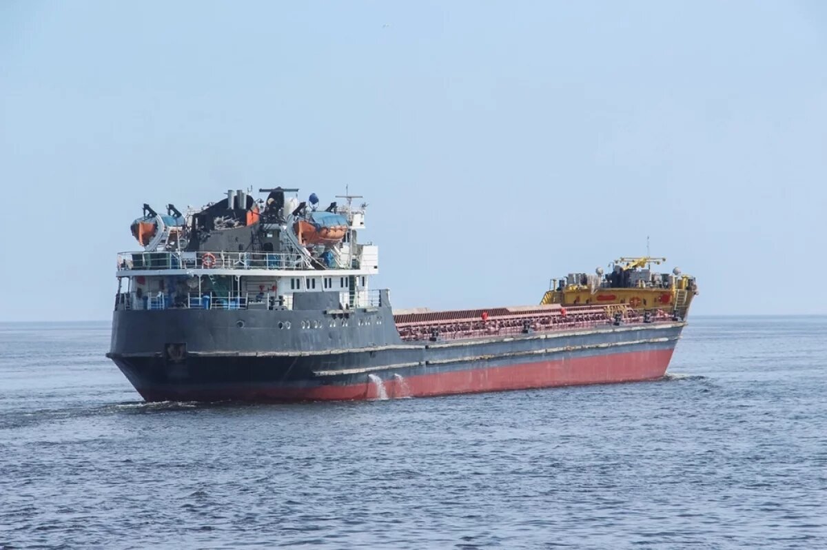    Один из кораблей военно-морского флота США перехватил танкер с топливом, следующий из России в Венесуэлу.