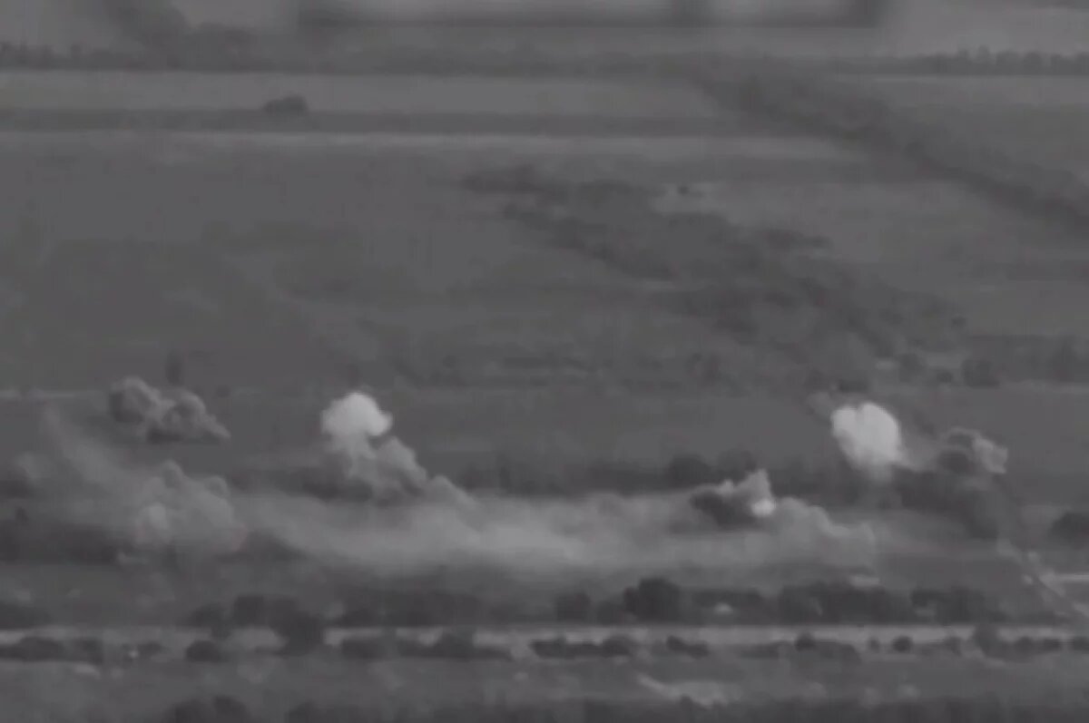    Наши бойцы освободили село Радостное и зачистили село Зеленый Гай.