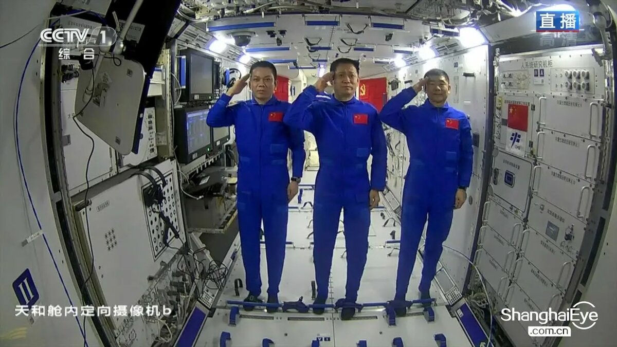 китайцы на орбите. фото: яндекс