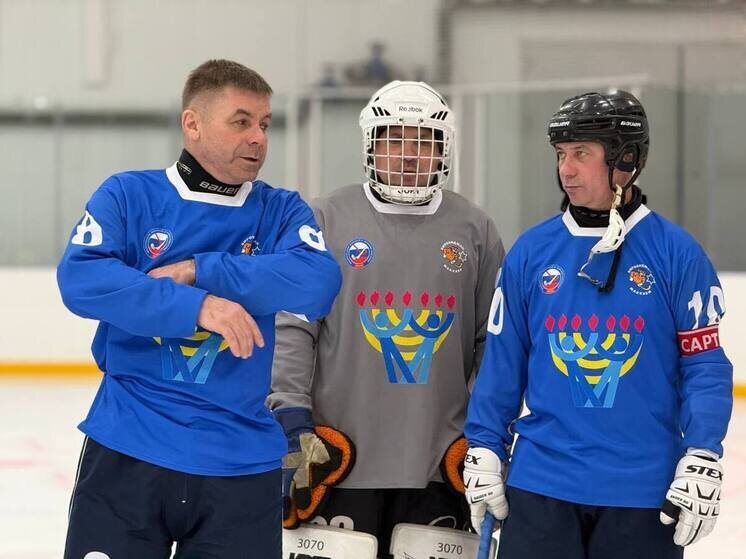    В Биробиджане стартовал турнир по мини-хоккею с мячом «Памяти всех» фото: пресс-служба департамента по физической культуре и спорту ЕАО