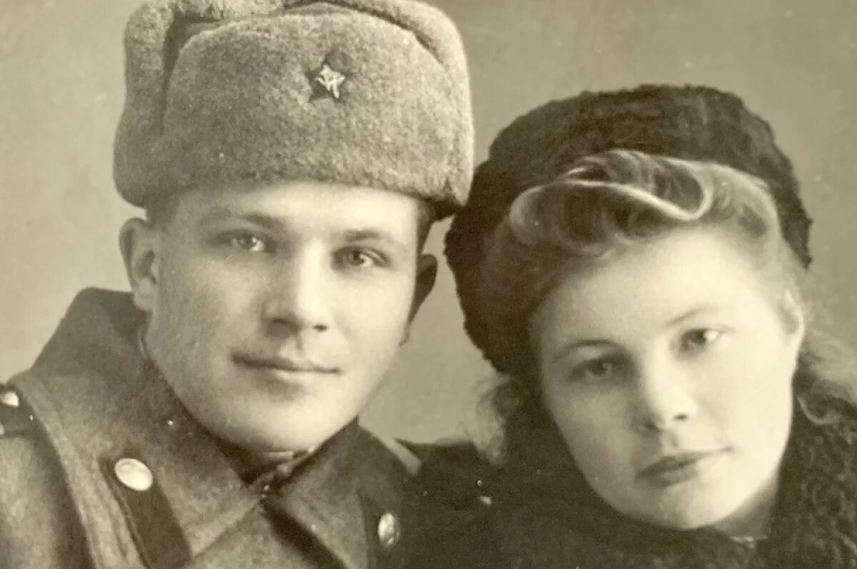    Евгений и Антонина Николаевы после возвращения с фронта 2 марта 1947 года.