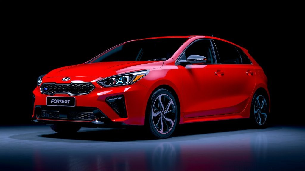    Как Kia Forte GT-Line 2025 добавляет спортивности скучному седану без увеличения мощности?