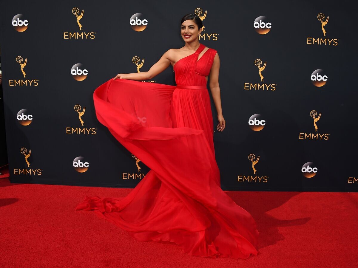   Индийская актриса и модель Приянка Чопра на телевизионной премии "Эмми 2016" в Лос-Анджелесе, США© AP Photo / Invision/Jordan Strauss