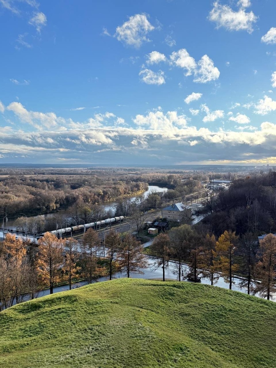 Вид со смотровой площадки Владимира на запад.