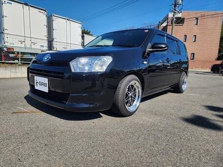 HYBRID версий не так много но они есть в России, правда в тюнинге их пока что мало в продаже попадается. Данный стиль Статика популярен в России только благодаря автомобилям жигули но будем надеяться что и TOYOTA PROBOX будет таким же. 