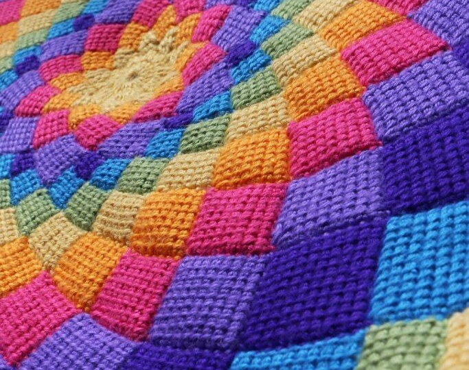 Тунисское вязание: когда крючок решил стать наполовину спицей