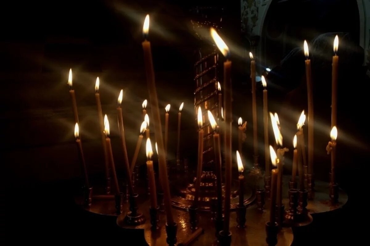    Слышит сразу.