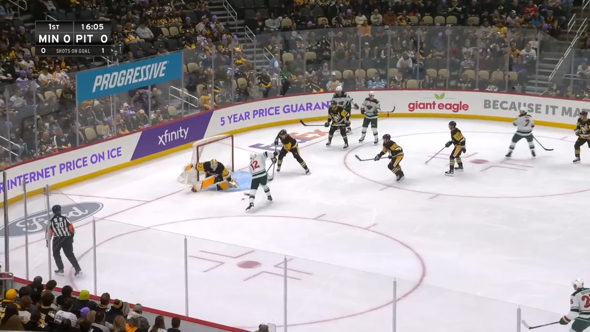 Болди обыгрывает всех на "пятаке".  фото: яндекс.