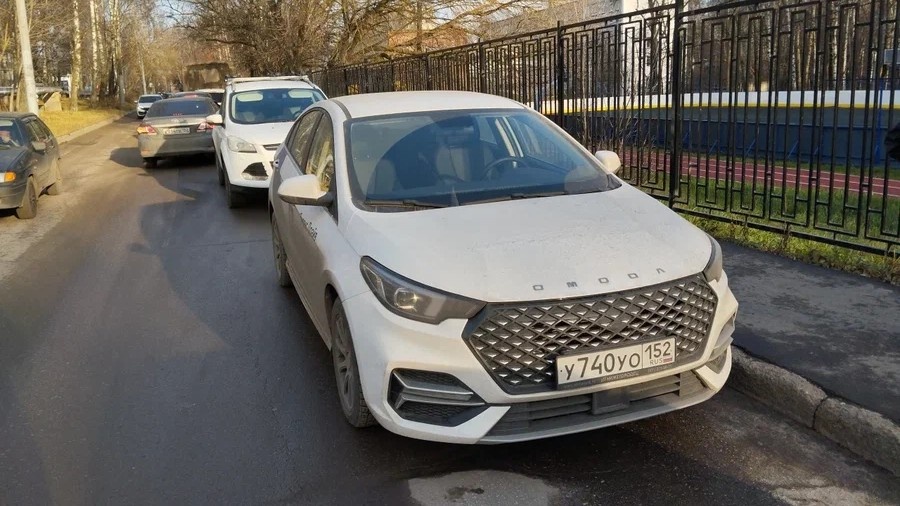 Моя крайняя, взятая в аренду тачка. На спидометре 1300 км.