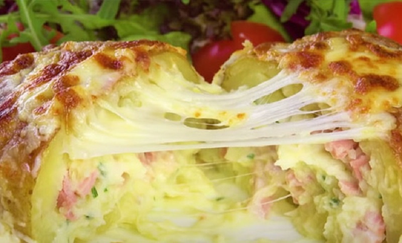 Запечённый картофель с начинкой: превращаем гарнир в самостоятельное блюдо