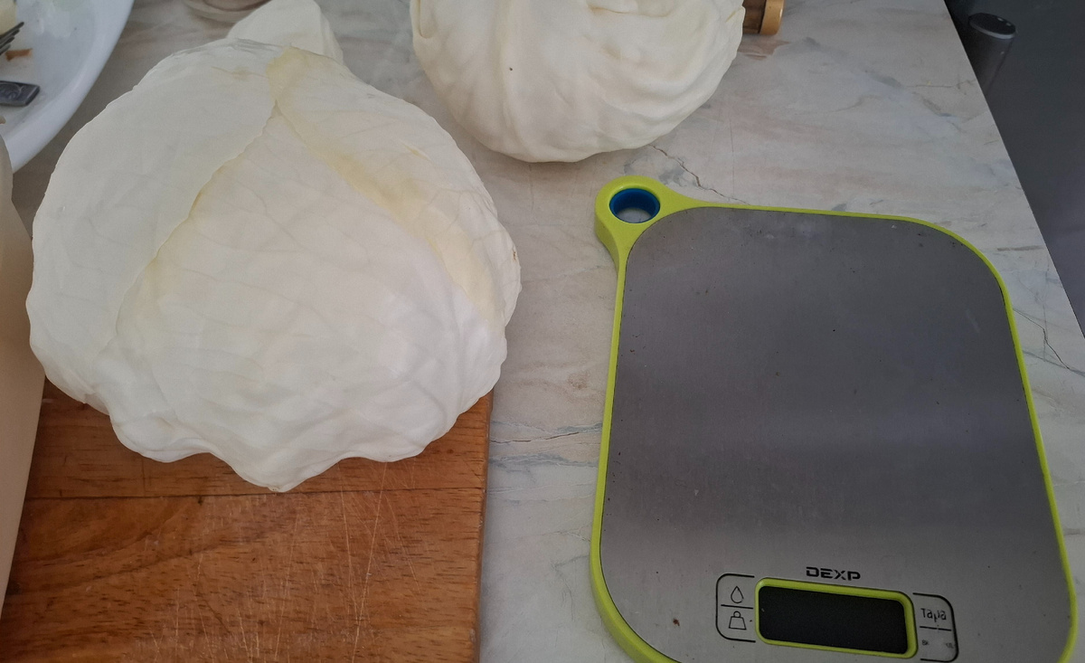 Обязательно взвешиваю, чтобы рассчитать количество соли.