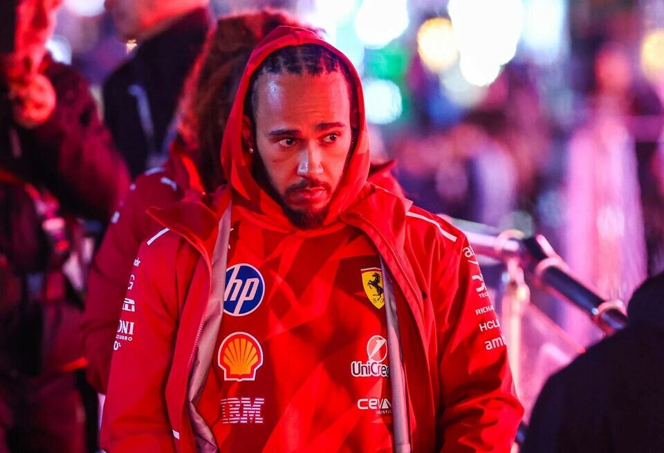    «Нет, атакуй!» Реальная причина провала Хэмилтона в квалификации в Лас-ВегасеСоцсети