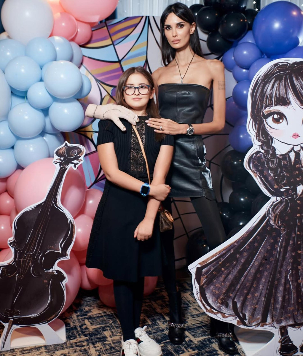    Алана Мамаева с дочерью. Фото: Инстаграм (запрещён в РФ) @alana_mamaeva