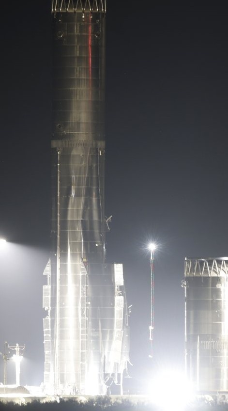 Повреждение ускорителя Super Hevy Booster 18