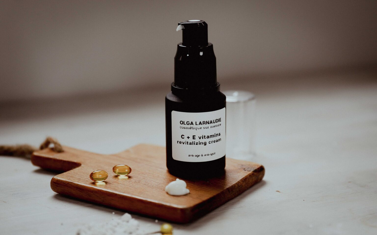 Крем для лица со СТАБИЛЬНЫМ ВИТАМИНОМ «С» своими руками 0 рецепт в блоге школы и на этом канале