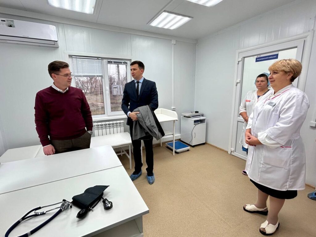     В Оренбуржье открылись четыре новых ФАПа Оренбуржье
📷    В Оренбуржье открылись четыре новых ФАПа Оренбуржье
