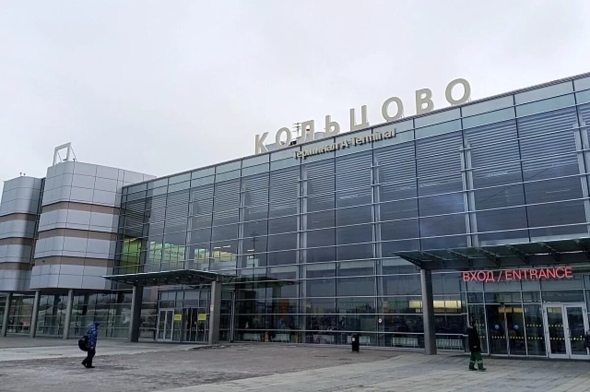    Снегопад на Урале привёл к задержкам авиарейсов